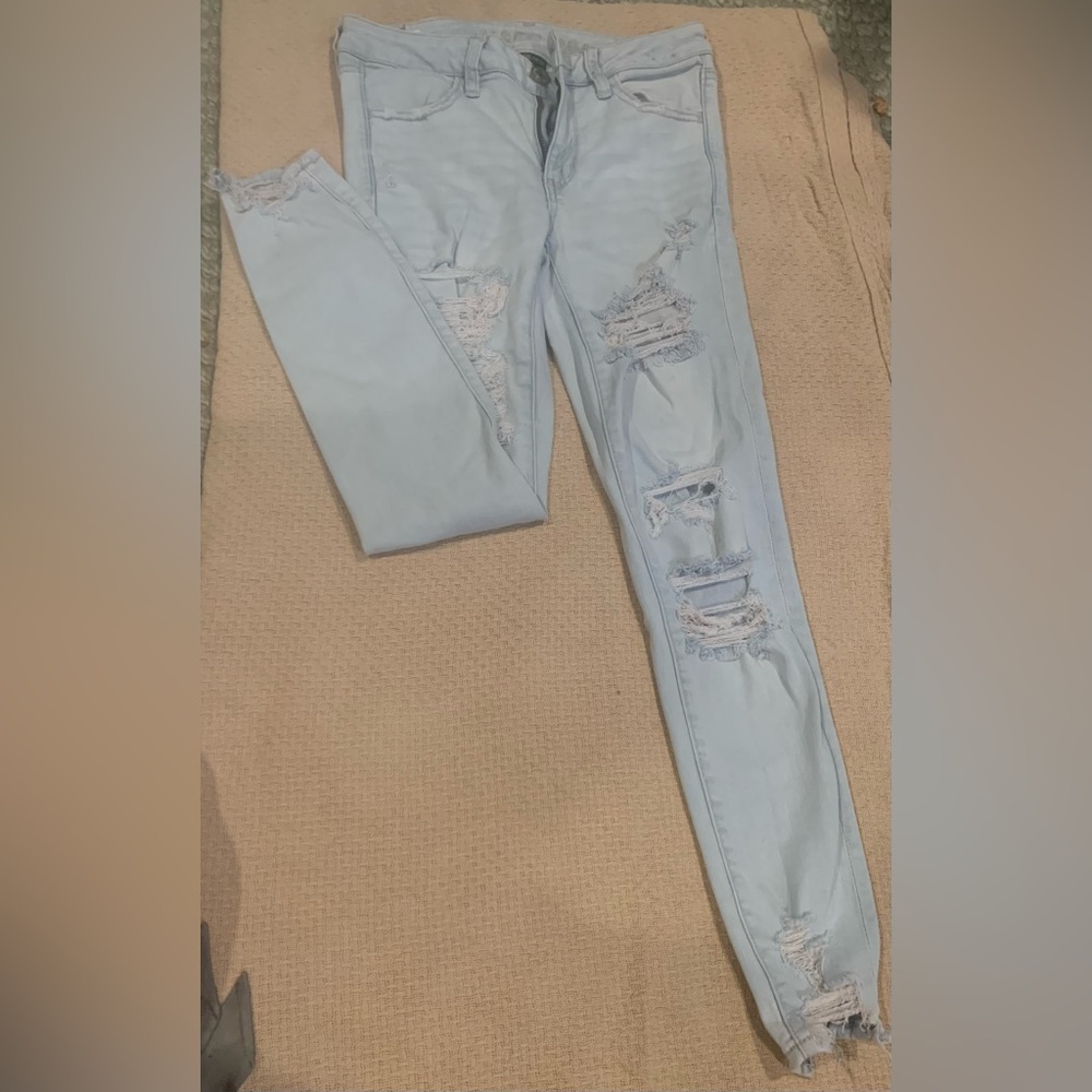 Ripped light blue American eagle jeans size 6